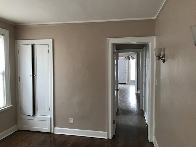 Building Photo - 3235 W Grand St