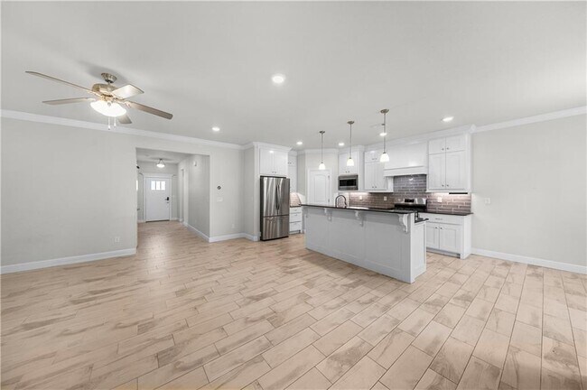 Building Photo - 730 Winston pl