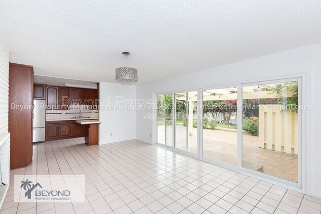 Building Photo - 6536 Avenida Manana