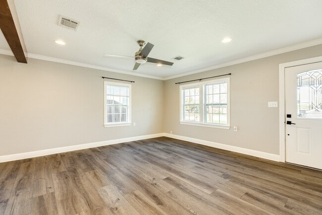 Building Photo - 1614 Avenue F