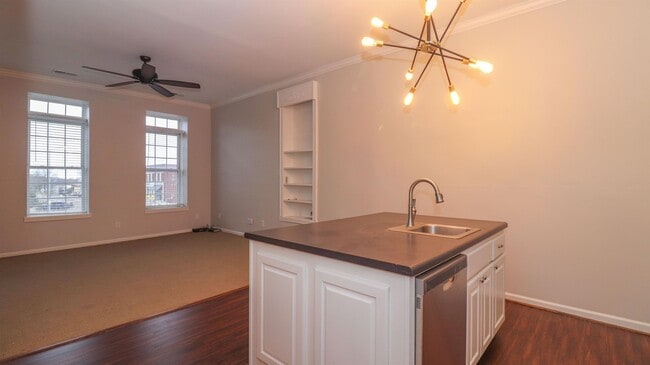 Building Photo - 32 N Lafayette Ave