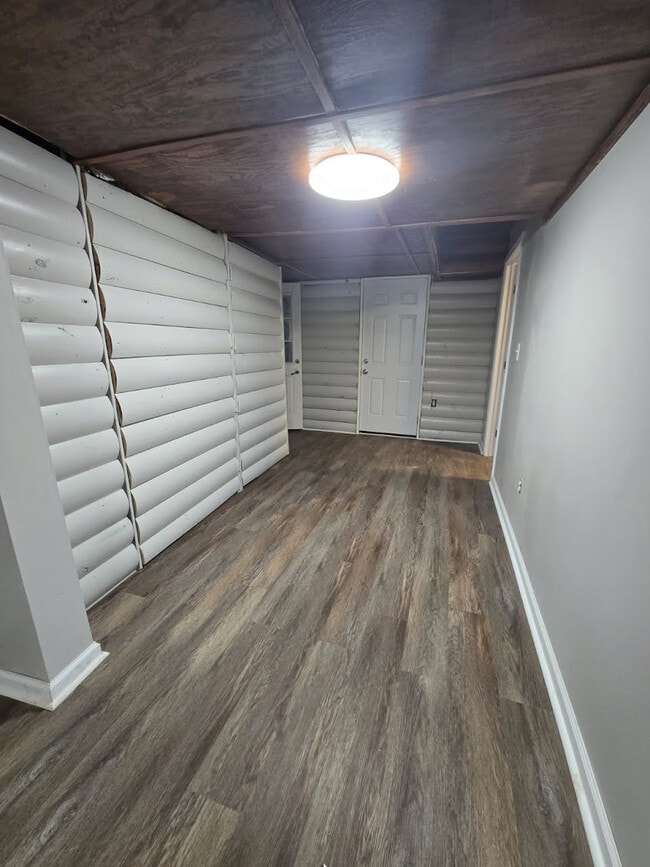 Foto del edificio - Room in House on Barrett Springs Dr