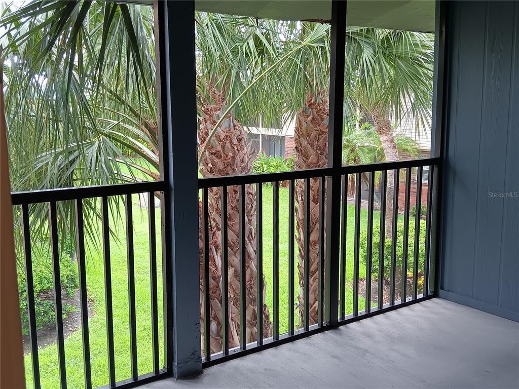Primary Photo - 200 Country Club Dr