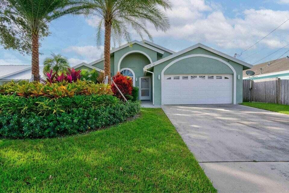 Foto principal - 6178 Garrett St