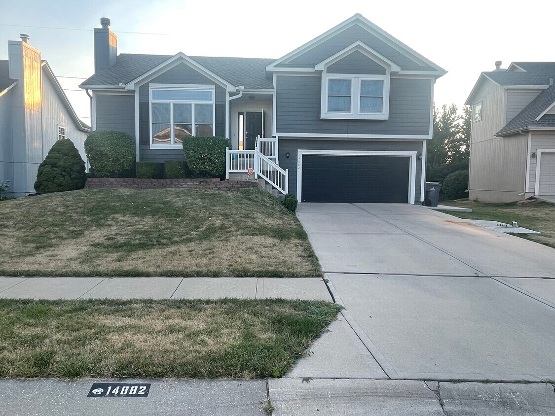 14882 S Gallery St, Olathe, KS 66062 House Rental in Olathe, KS