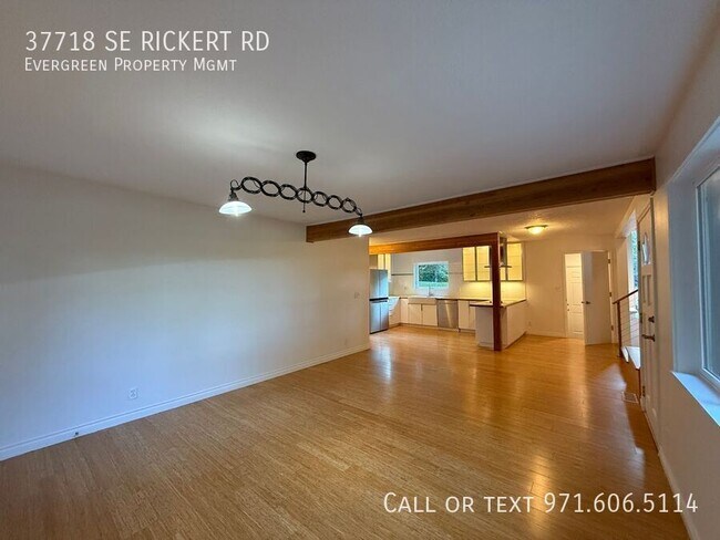 Foto del edificio - 37718 SE Rickert Rd