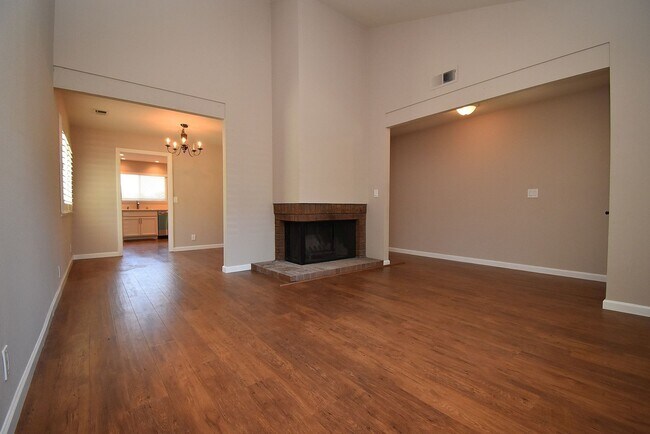 Building Photo - $3,990 - GORGEOUS 3 BEDROOM HOME IN THE MI...