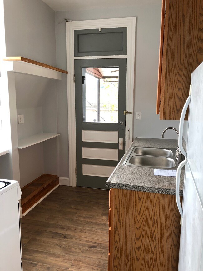 Foto del edificio - 816 S Braddock Ave