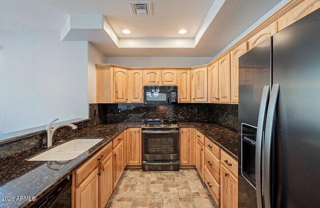 Building Photo - 6145 E Cave Creek Rd