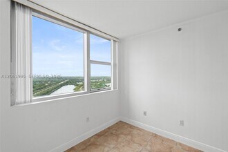 Building Photo - 2681 N Flamingo Rd