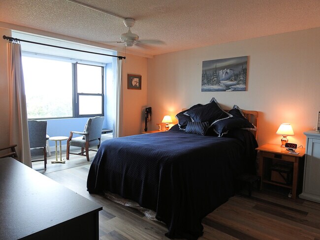 Building Photo - 2620 Cove Cay Dr