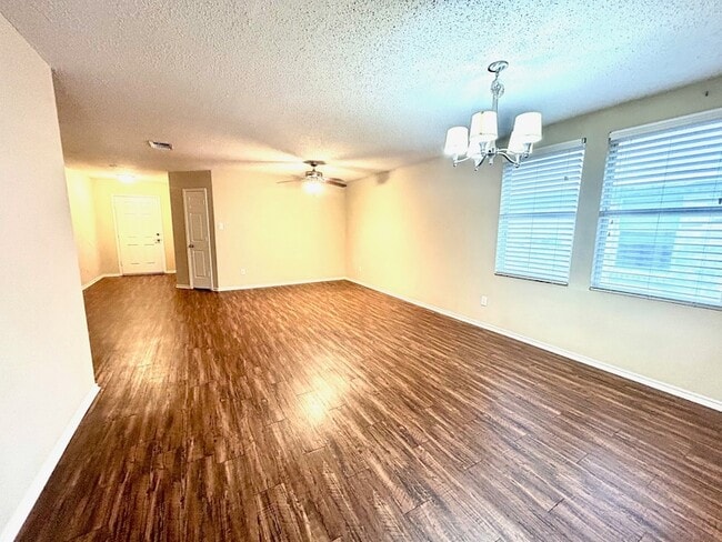 Photo - 3516 Clydesdale Dr House