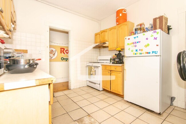 Photo - Five bed in Allston!!! LL PAID BROKER FEE!! Apartment