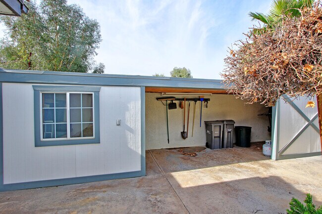 Building Photo - 119 Don Quixote Dr
