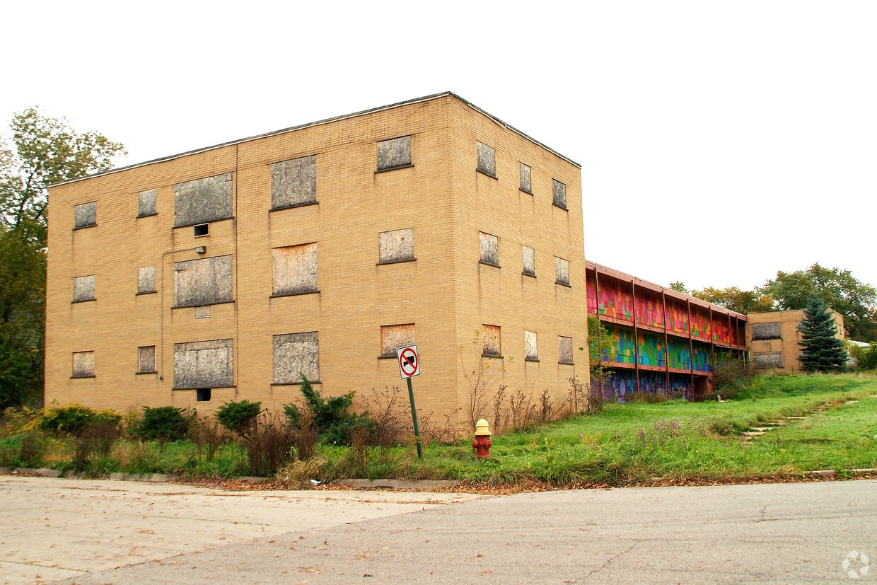 Building Photo - Elmira apartments