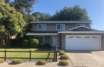 Building Photo - 730 McKenzie Ct