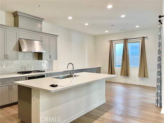 Building Photo - 106 Menkar