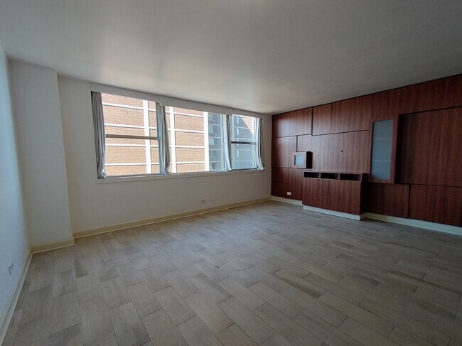 Foto del edificio - 6301 N Sheridan Rd
