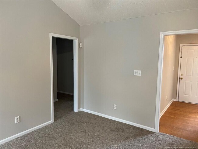 Foto del edificio - 6345 Bent Tree Dr