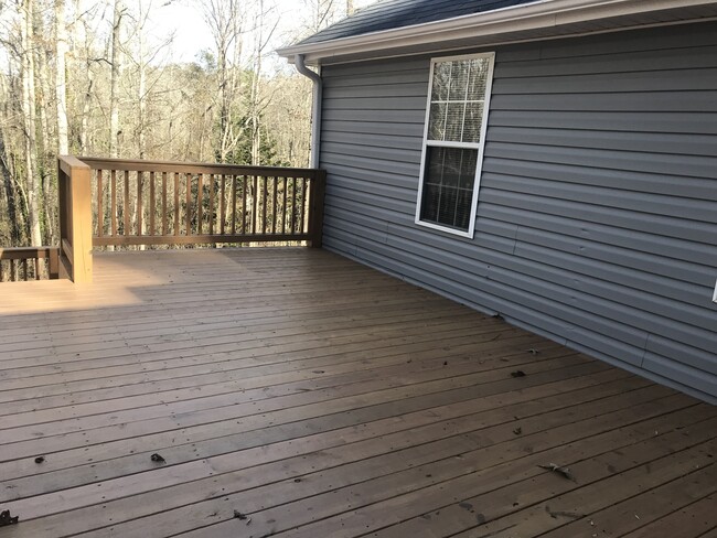 deck - 70 Ashley Ct