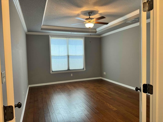 Building Photo - 11838 Lakehurst Ln