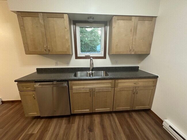 Foto del edificio - 5705 Moyer Ave
