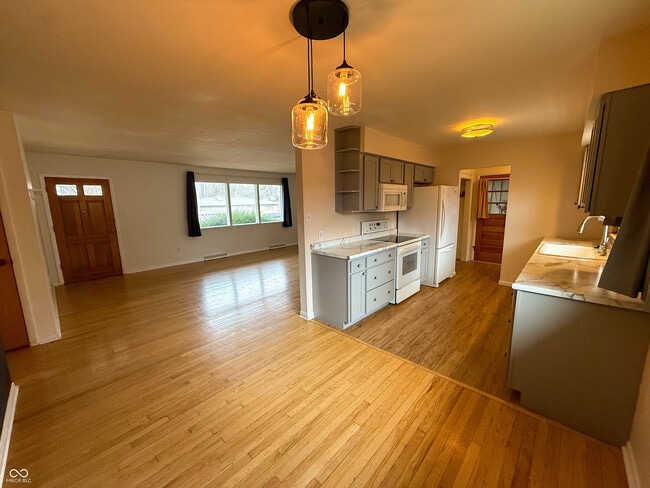 Building Photo - 9 Paradise Ln