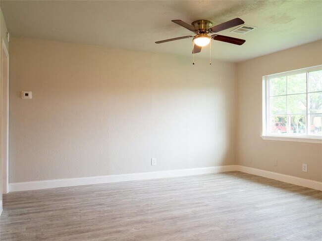 Building Photo - 12347 Mylla St