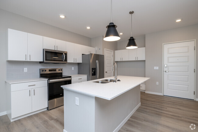 1BR, 1BA - 842SF - Kitchen - The Ascent at Maplewood