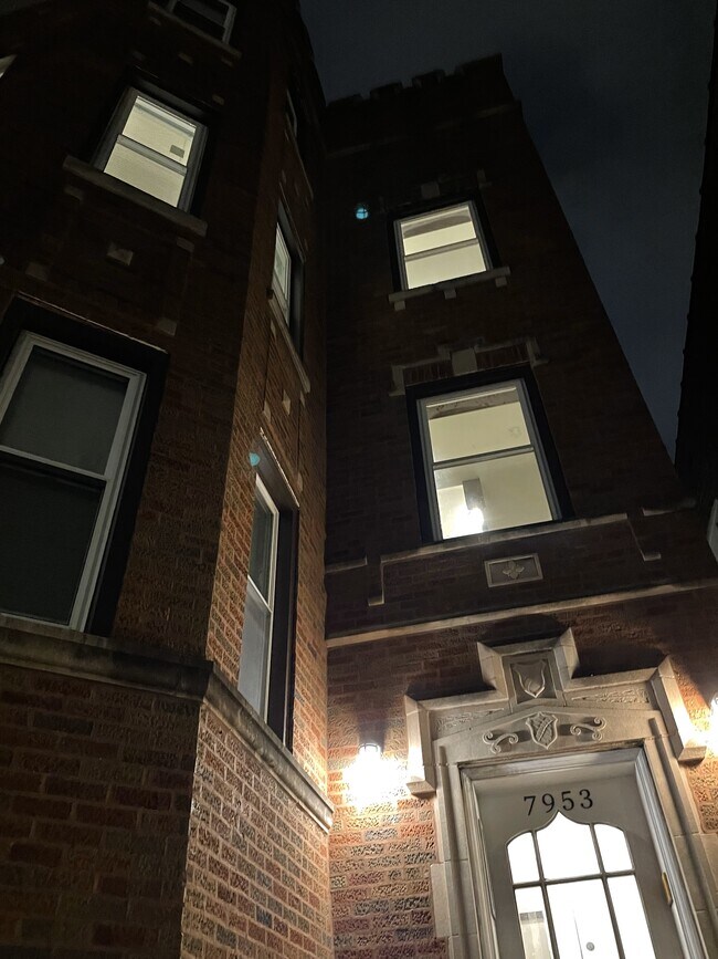 Foto del edificio - 7953 S Essex Ave