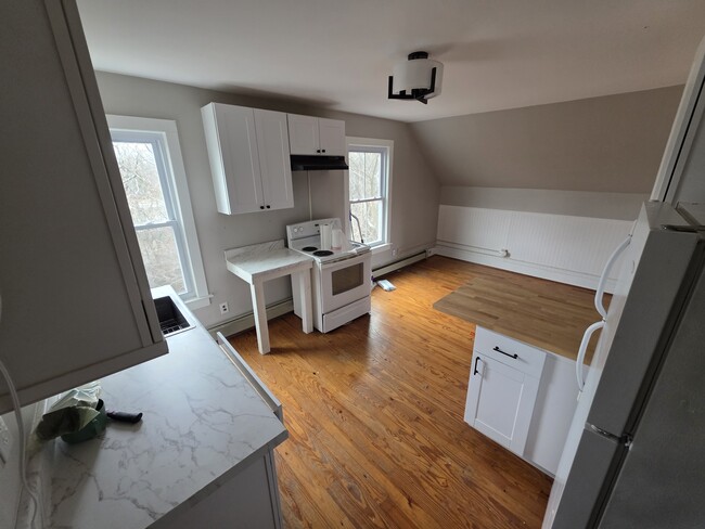 Building Photo - 176 US Route 1