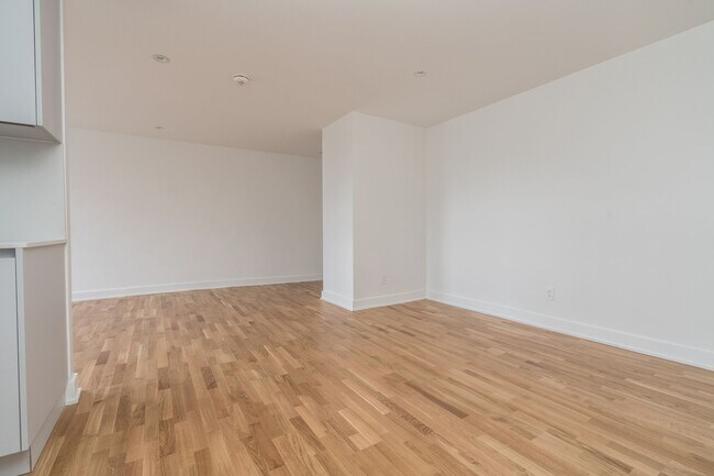 Building Photo - 39 Riverwood Pkwy