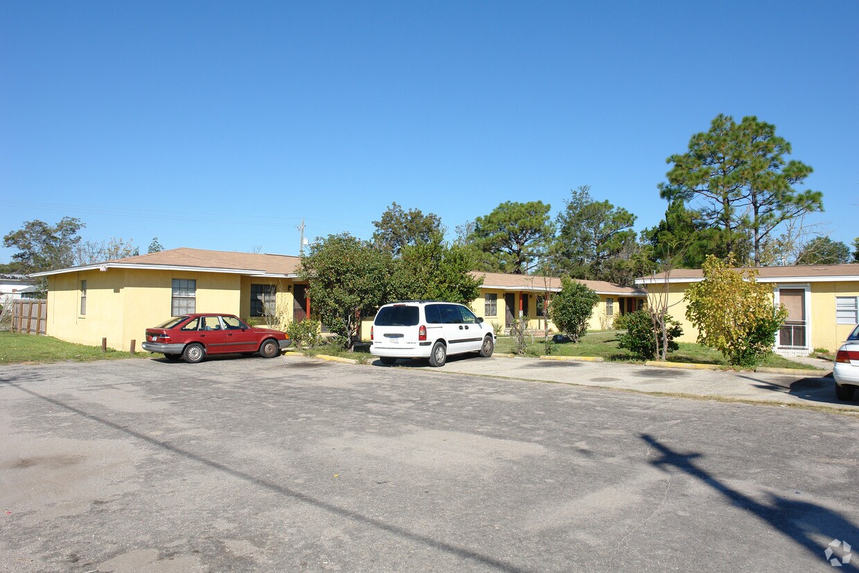 Primary Photo - 607 Lovejoy Rd