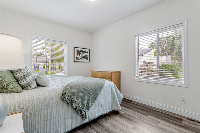 Building Photo - Capitola Gardens