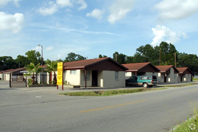 Foto del edificio - Weaver Road Apartments