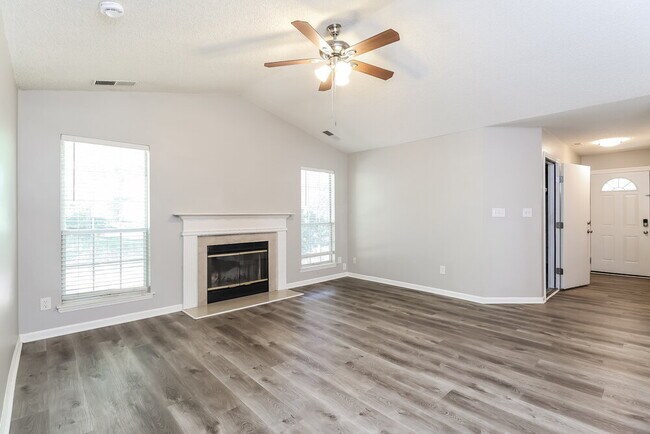 Foto del edificio - 2601 Clarencefield Dr