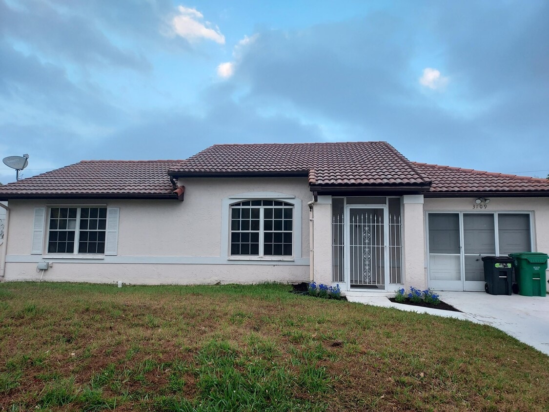 3109 SE Card Terrace, Port Saint Lucie, FL 34984 House for Rent in