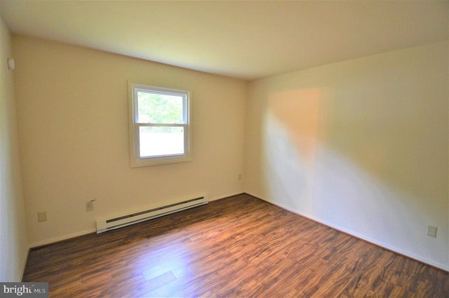 Building Photo - 10430 Leavells Rd