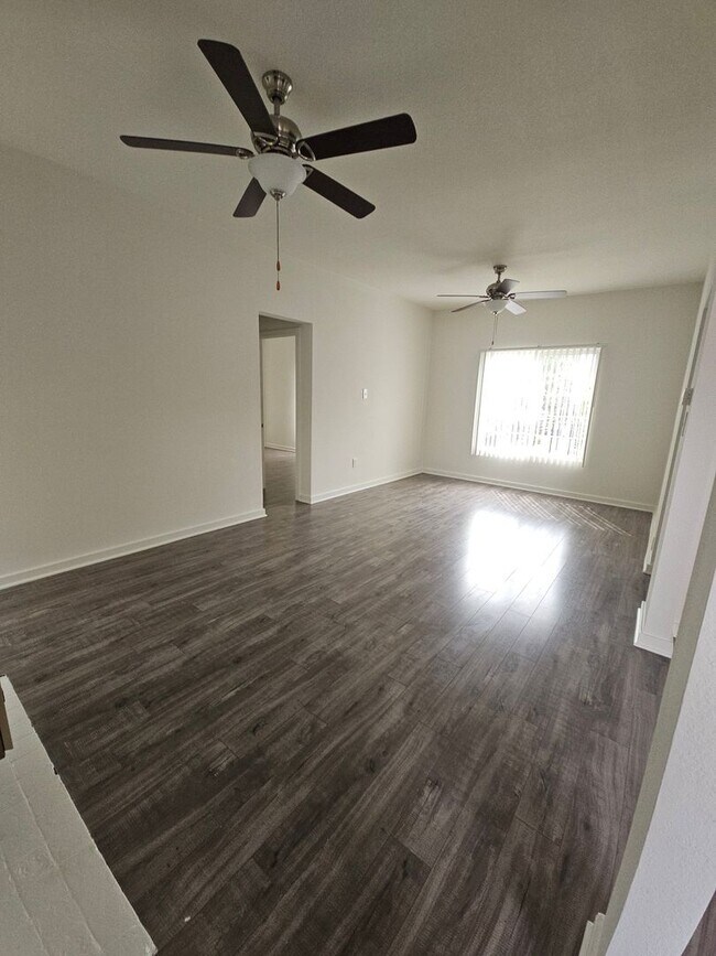 Foto del edificio - Remodeled 2 Bedroom Unit !
