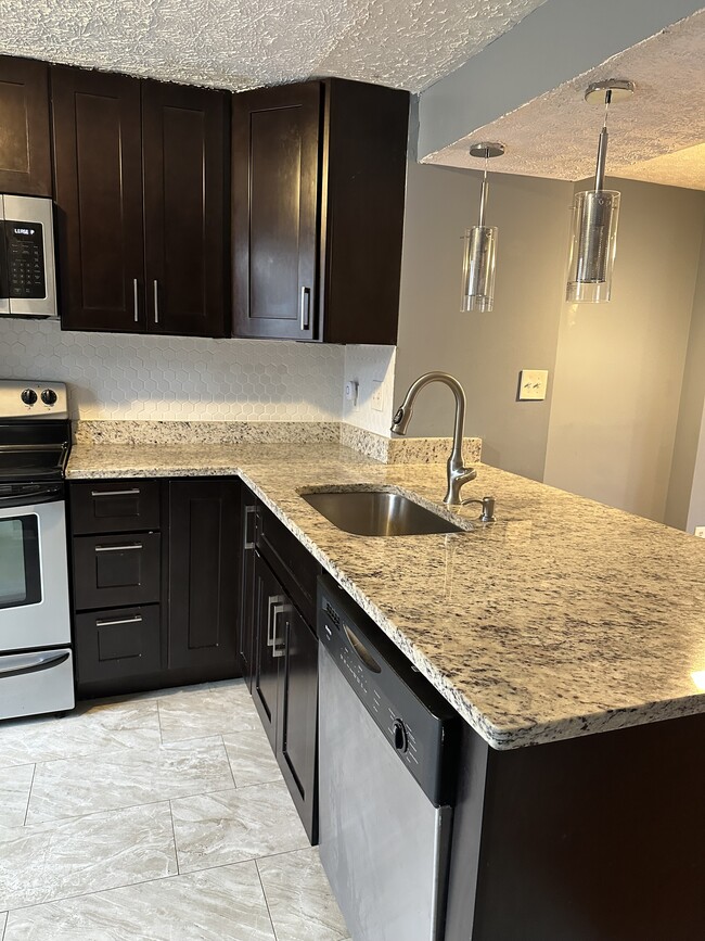 Foto del edificio - 8018 Grandview Ct