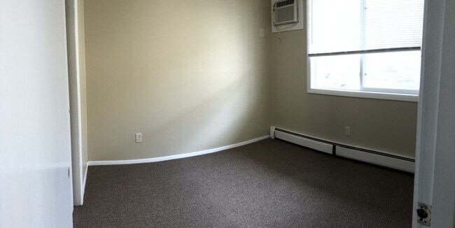 Bedroom 1 - 634 S Johnson St
