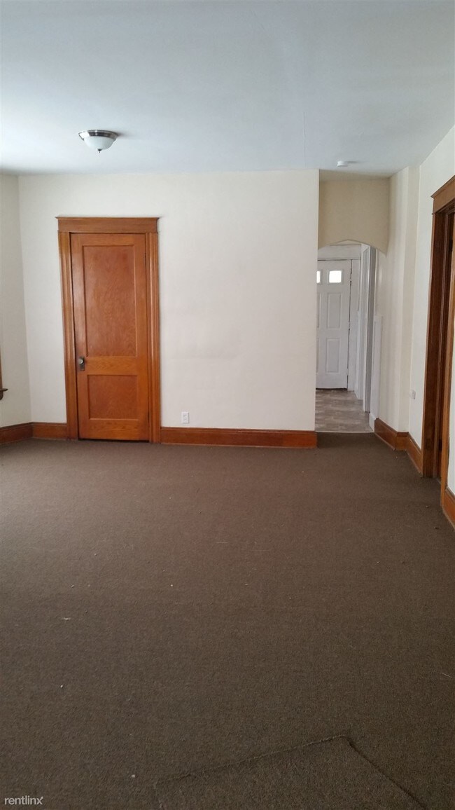 Building Photo - 346 Portage Rd