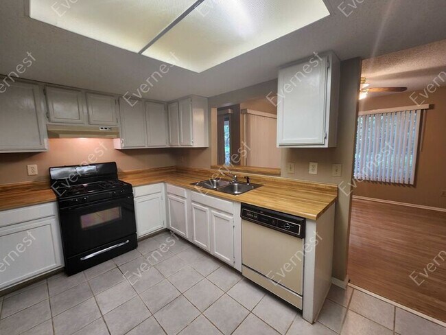 Foto del edificio - 47 Little Silver Ct