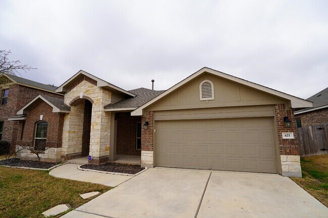 Foto del edificio - 421 Sterling Ridge Dr