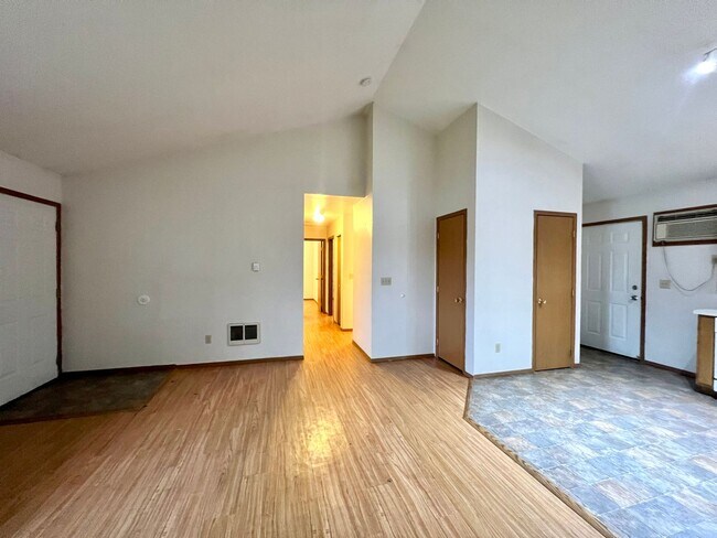 Foto del edificio - 1007 E 19th Ave