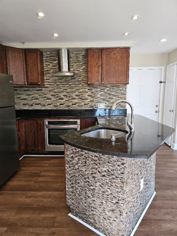 Building Photo - 10504 Beacon Ridge Dr