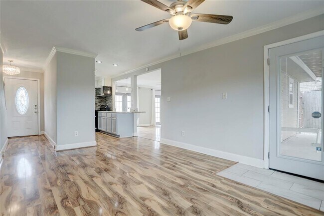 Foto del edificio - 3214 Ripplebrook Dr