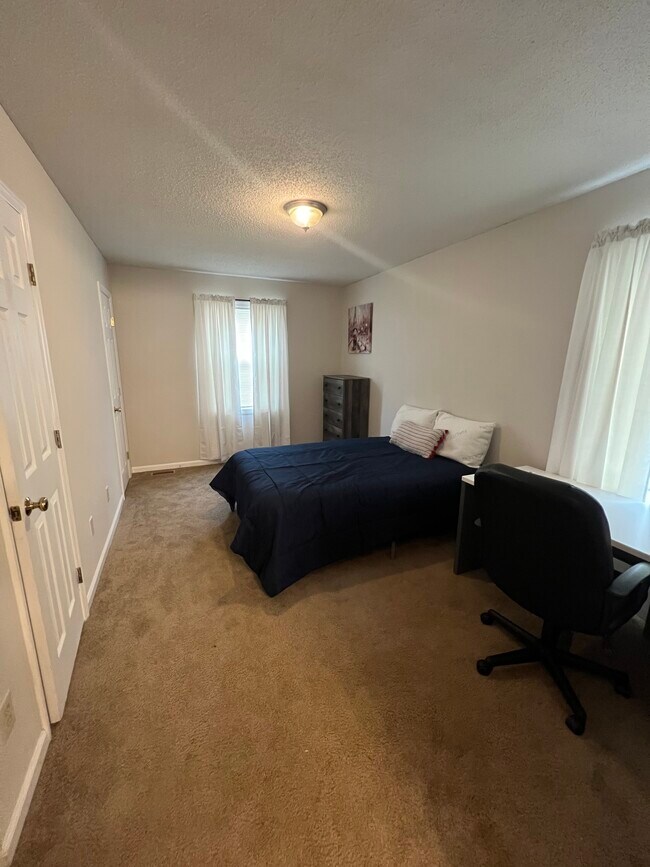 Foto del edificio - 407 N Dudley St