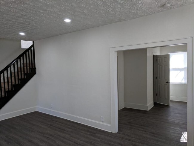Foto del edificio - 1543- Duxberry Ave