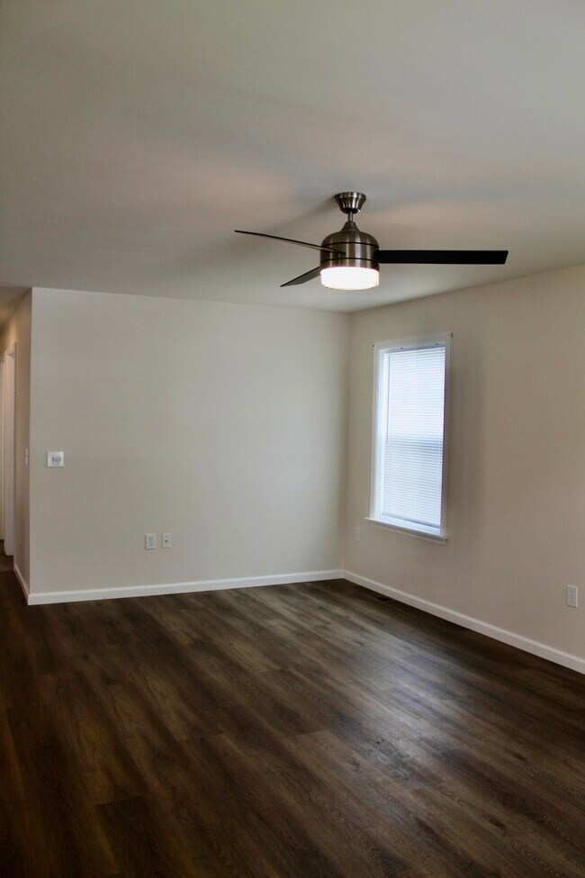 Foto del edificio - 202 S Main St
